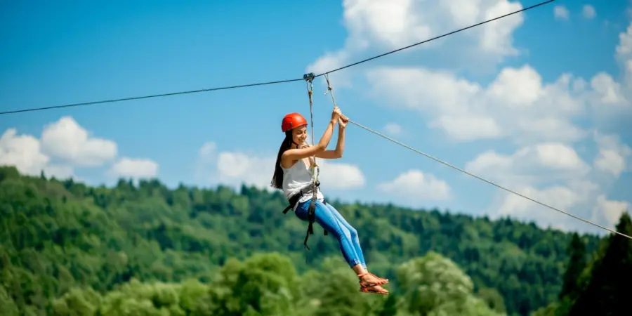 Oostenrijk in de zomer 5 toffe activiteiten die je moet proberen Foto ziplinen