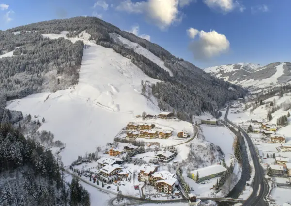 Alpen Resort Saalbach A3 Saalbach Hinterglemm bovenaanzicht van de bergen
