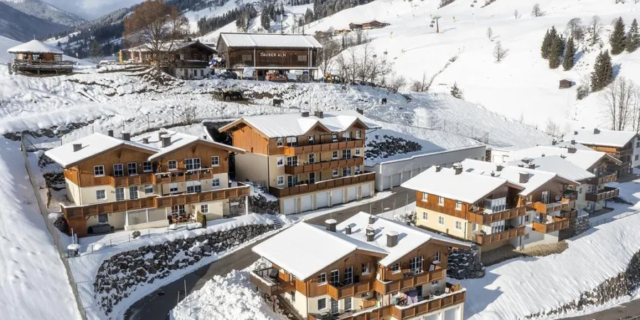 0031 SB Alpenresort algemeen winter drone 2021 7