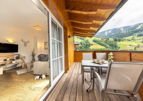 Saalbach Alpen Resort D4 Balkon
