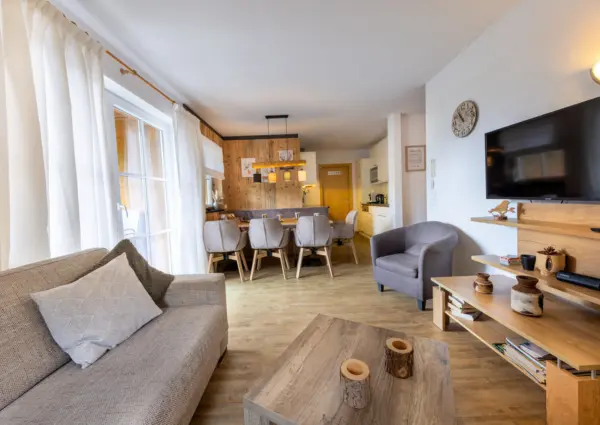 Saalbach Alpen Resort D4 doorkijkje naar keuken