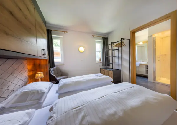 Saalbach Alpen Resort D4 Slaapkamer met badkamer en suite