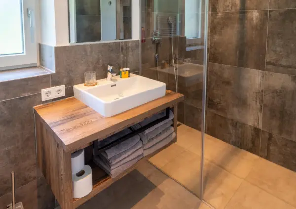 Alpinegold Rauris Gamskogel Suite badkamer Chalets Plus 2