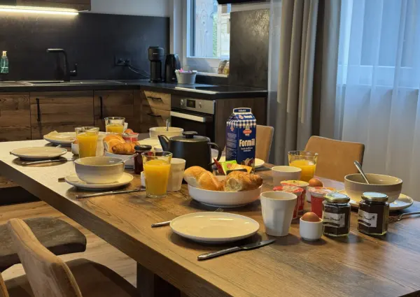 Alpinegold Rauris ontbijt overzicht naar keuken