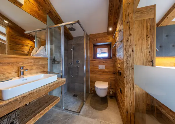Konigsleiten Bo Chalet badkamer 2 en suite