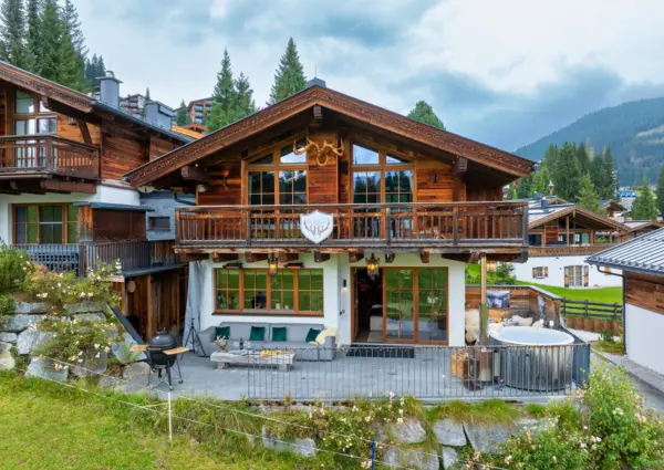 Konigsleiten Bo Chalet zomer terras