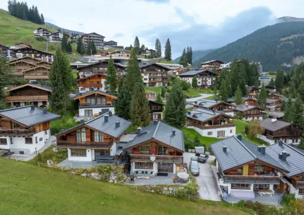 Konigsleiten Bo Chalet zomer drone ligging