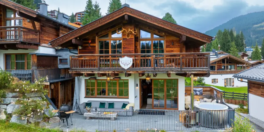 Konigsleiten Bo Chalet zomer terras