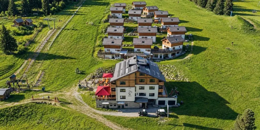 Fanningberg Chalets en appartementen Bockblick ligging zomer