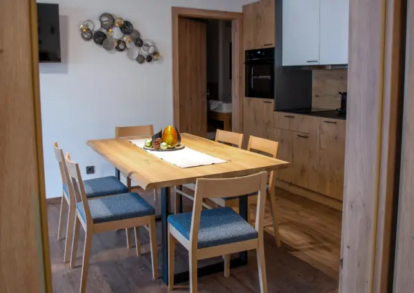 Bockblick 2 doorkijk eethoek vanaf slaapkamer 1