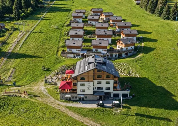 Fanningberg Chalets en appartementen Bockblick ligging zomer