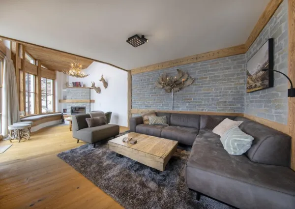 0002 KL Belle Vue 12