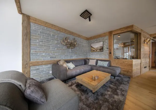 0003 KL Belle Vue 13