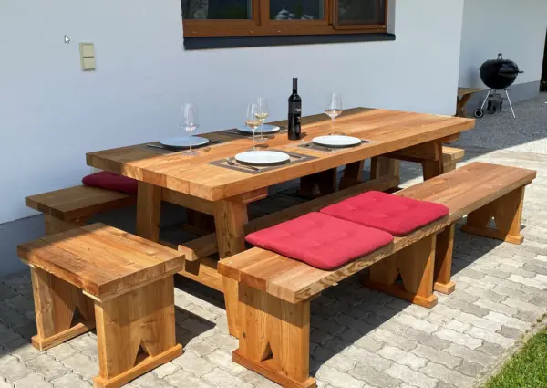 Chalet Dorfkristall Bramberg eettafel buiten