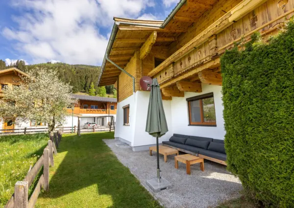 Chalet Dorfkristall Bramberg lounge zijkant