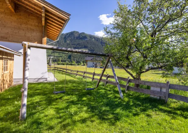 Chalet Dorfkristall Bramberg schommel
