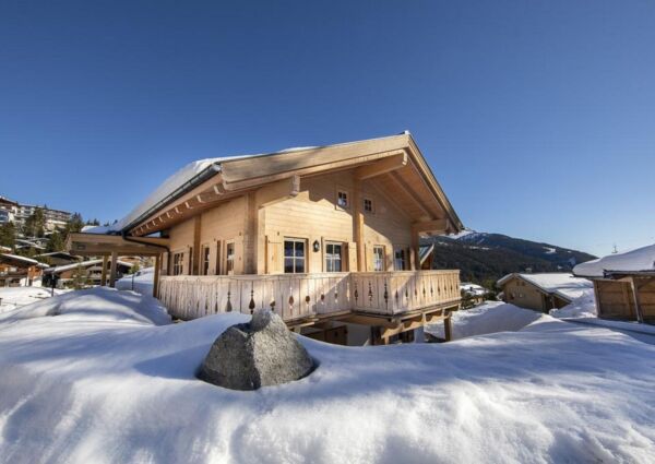 Chalet Duxerblick Königsleiten - 
<ul>
  <li>Directe toegang tot de 'Eberharter' skipiste en nabijheid van skischolen en skiliften.</li>
  <li>Gelegen op sneeuwzekere hoogte van 1600 meter in het skigebied Zillertal Arena.</li>
  <li>Ontspanning na het skiën met een sauna en comfortabele zithoek bij de open haard.</li>
</ul>