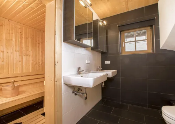 0012 HKR Chalet Fifteen 10