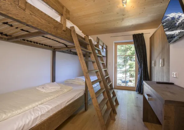 0017 HKR Chalet Fifteen 15