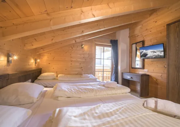 0020 HKR Chalet Fifteen 20