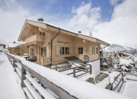 0001 HKR Chalet Fifteen winter 1