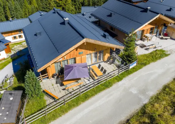 Hochkrimml Gl C3 B Ccksklee zomer terras 1