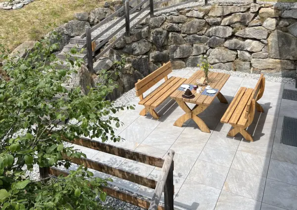 Chalet Grossvenedigerblick Neukirchen terras zijkant