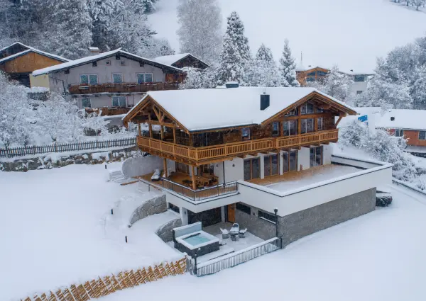 Bramberg Kitzalp aanzicht winter