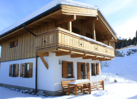 Chalet Sydney Hochkrimml zijaanzicht winter