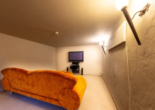 Hinterthal Lodge D1 tv kamer 1