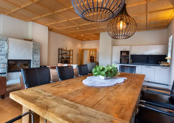 Hinterthal Lodge D2 eettafel