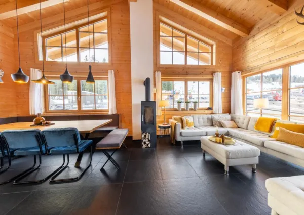 0005 HK Coco 12 01 2023 4