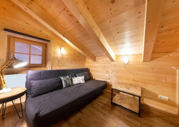 0025 HK Coco 12 01 2023 11