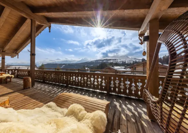 De Gravin ligbedjes op terras