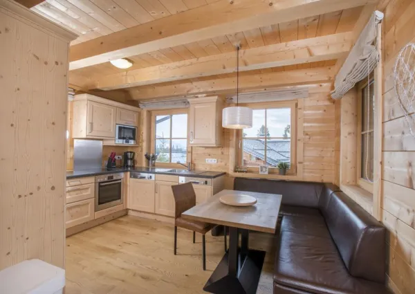 0007 HKR Duxer Lodge 5