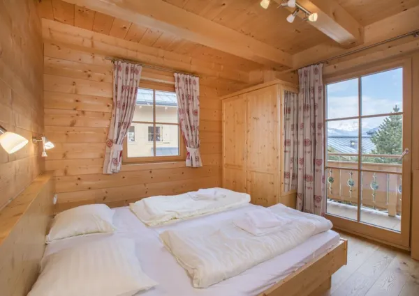 0010 HKR Duxer Lodge 8