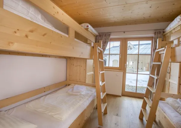 0015 HKR Duxer Lodge 13