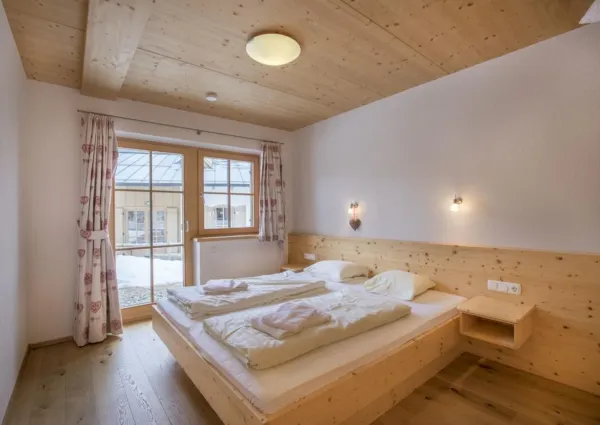 0016 HKR Duxer Lodge 14