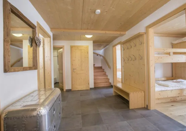 0017 HKR Duxer Lodge 15