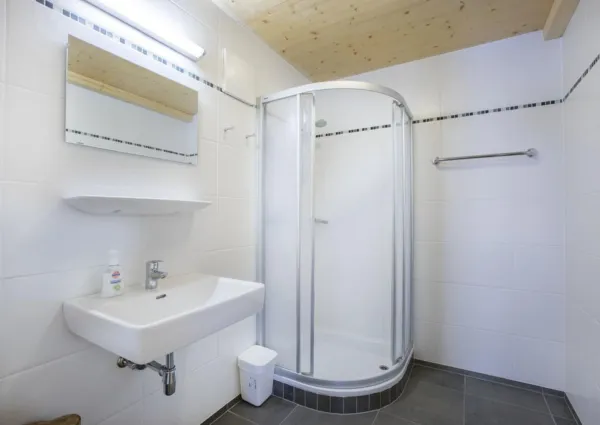 0018 HKR Duxer Lodge 16