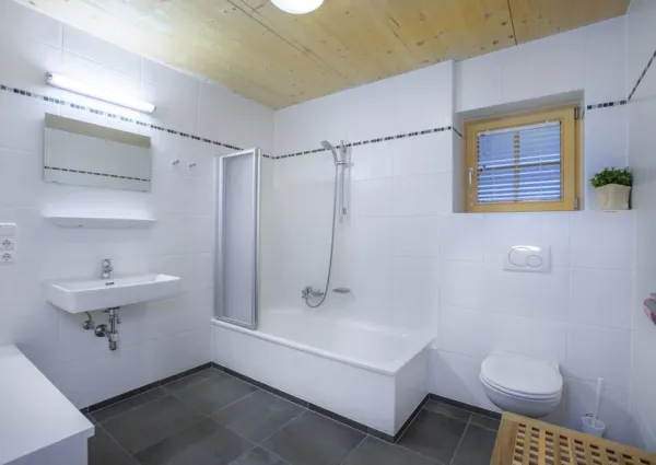 0020 HKR Duxer Lodge 18