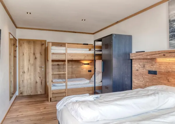 0011 KL Edelweishaus 1 Aug 23 9