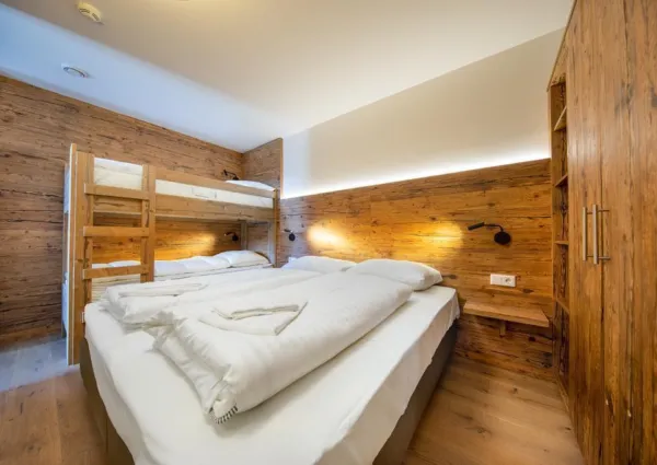 0020 KL Edelweisshaus 10 18a