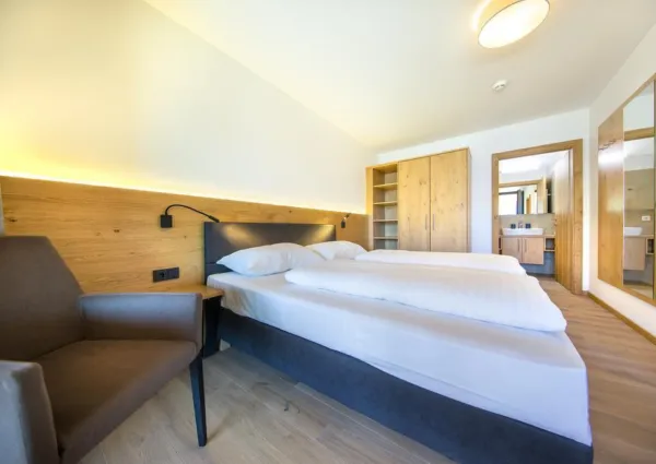 0013 KL Edelweisshaus 11 14