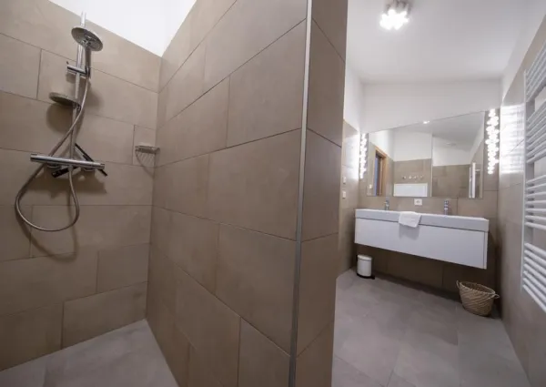 0021 KL Edelweisshaus 15 19