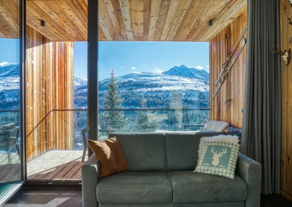 Edelweisshaus Top 6 bank met winters uitzicht