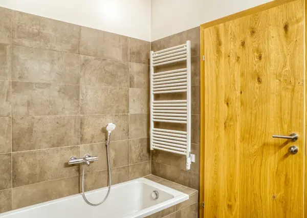 Edelweisshaus Top 6 badkamer met bad