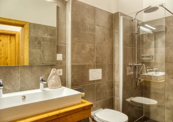 Edelweisshaus Top 6 badkamer 2 met douche