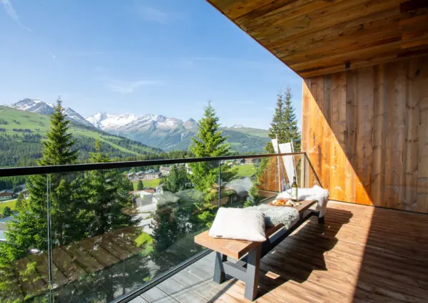 TOP 7 Edelweisshaus Konigsleiten Buiten bankje met uitzicht