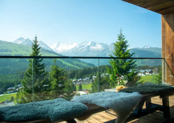 TOP 7 Edelweisshaus Konigsleiten Buiten bankje